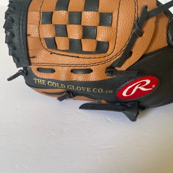 Rawlings PL100TB 10 inch right handed kids glove with 3 T-ball baseballs - Picture 4 of 9